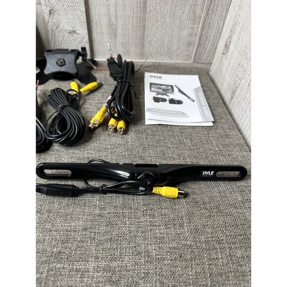 Pyle PLCMDVR72 DVR Vehicle Driving Video Camera & Monitor System Kit 7 inch - Picture 7 of 12